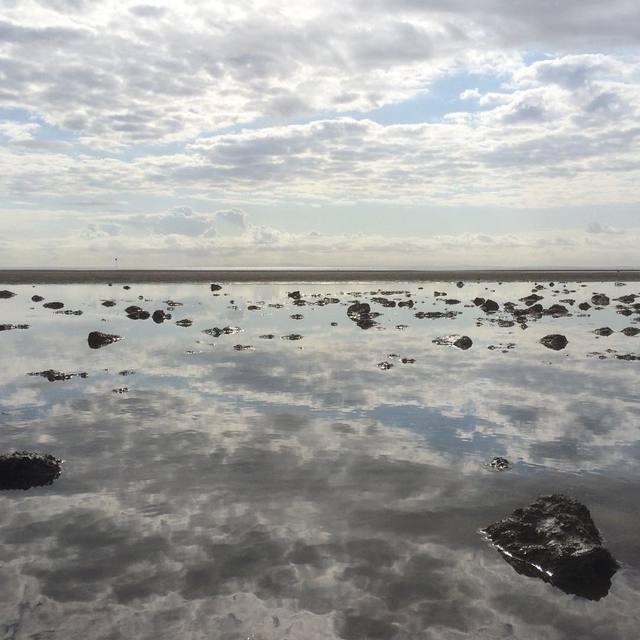 Sandgate, low tide.  #sandgate #beach #rocks #shallows #nofilter #thisisqueensland #365