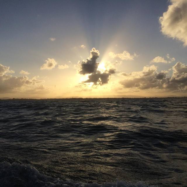 Sunbeams
#sunsetsail #sunset #clouds #sunbeams #sail #bay #moretonbay #365