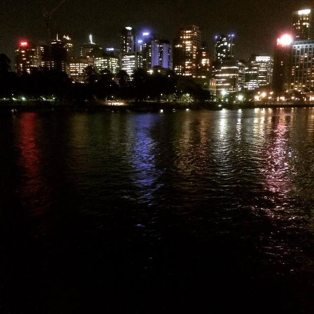 Pretty colours :-)
#water #reflections #thisisbrisbane #brisbane #365