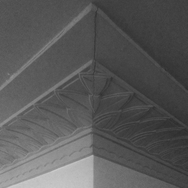 Corner
#cornice #lightandshadow #365