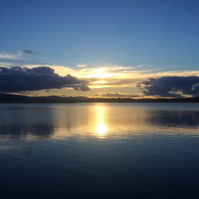 Sunset over water

#lakesunset #sunset #clouds #water #lake #365