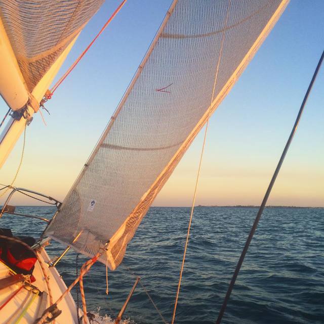 Autumn sail
#sailing #blueskysailing #moretonbay #365