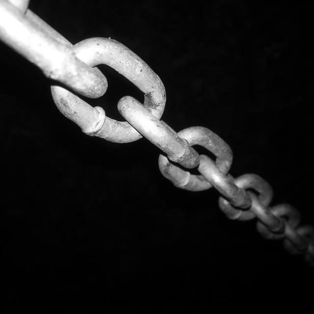 #chain #blackandwhite #perspective #flash #365